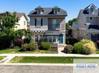 1076 W Stanhope St, Meridian, ID 83646