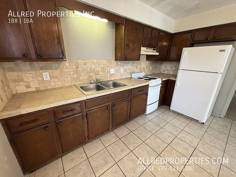614 W Cleveland St #1 — Photo 5