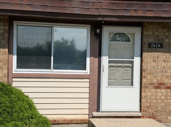 2626 Woodview Ct #2626, Waukegan, IL 60087