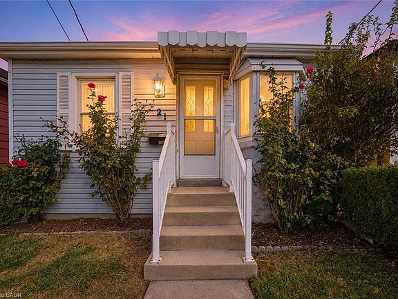 3rd image of 21 Harrison Ave