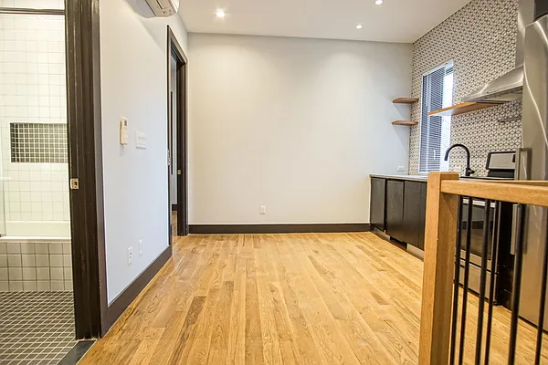 Rented by Lofts and Flats LLC | media 18