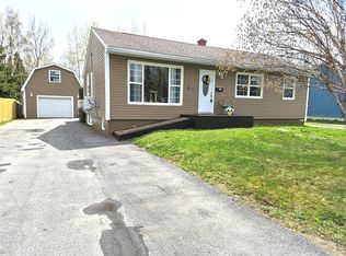10 Boyd St, Gander, NL A1V1B6