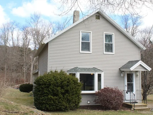 24 Railroad Ave, Webster, MA 01571