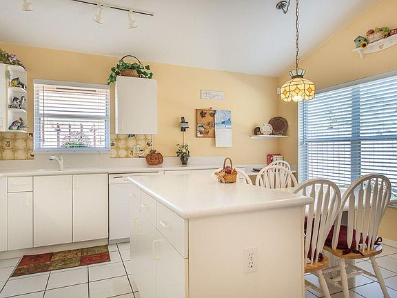 3rd image of 10867 Cambay Cir
