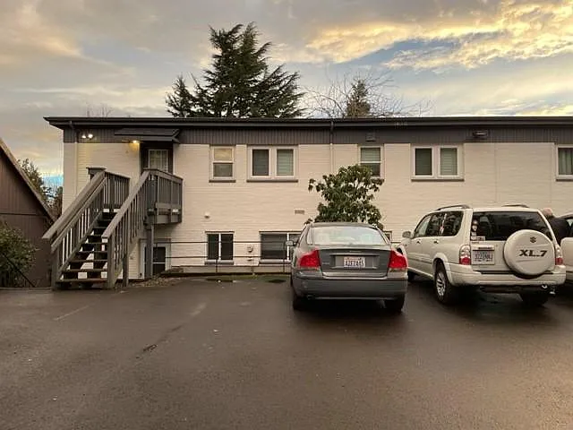 1430 SW Moss St #4 — Photo 10