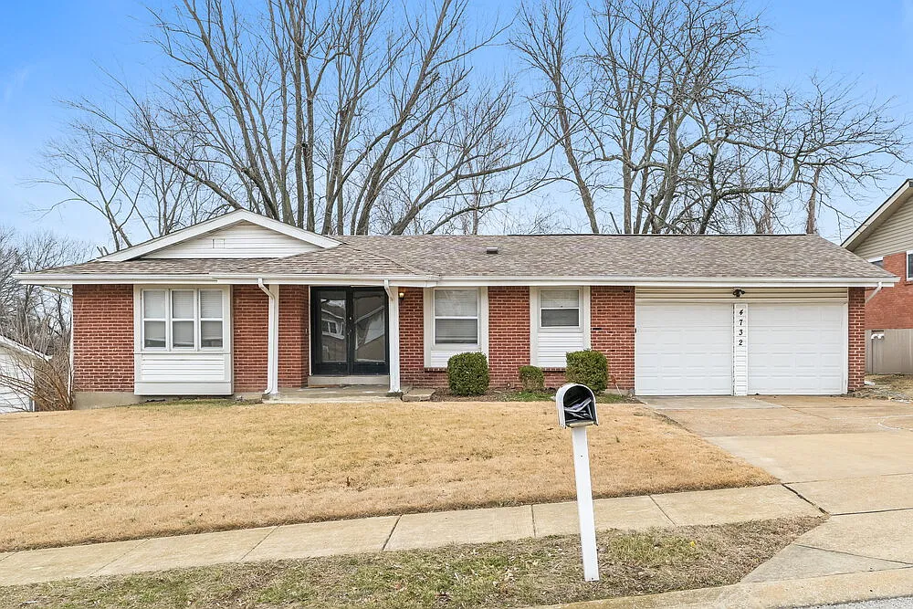 4 bed, 2.0 bath, 1624 sqft, $2,335 — Photo 1