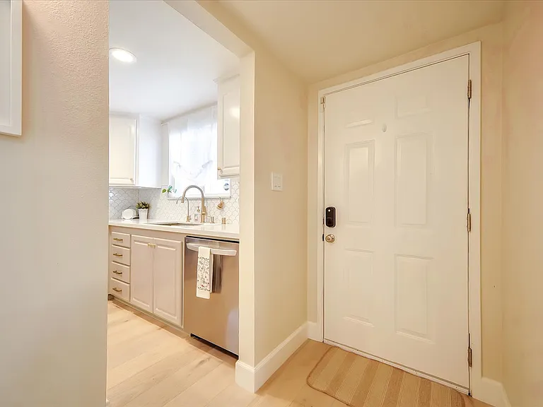 6237 Hancock Ave — Photo 14