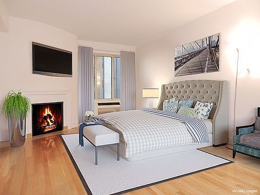4th image of 40 Central Park S #10HI