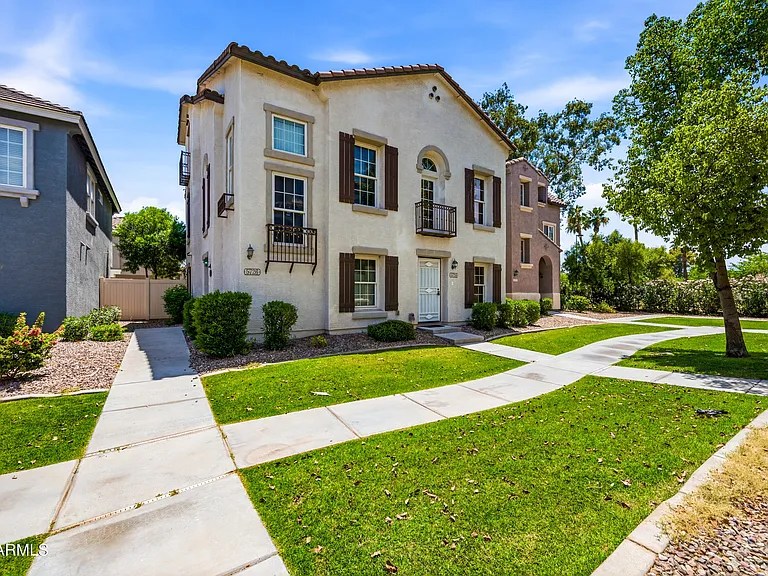 5724 S 21st Pl — Photo 3