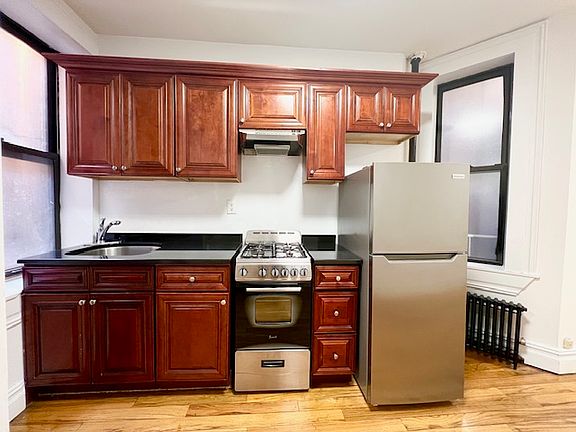 2nd image of 142 W 109th St APT 2W