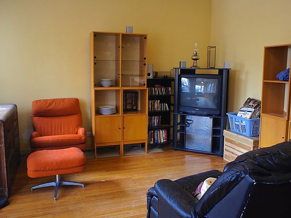 2nd image of 1107 W North Shore Ave #1E