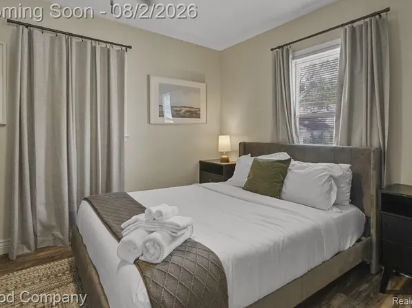 1102 S Wilson Ave, Royal Oak, MI 48067
