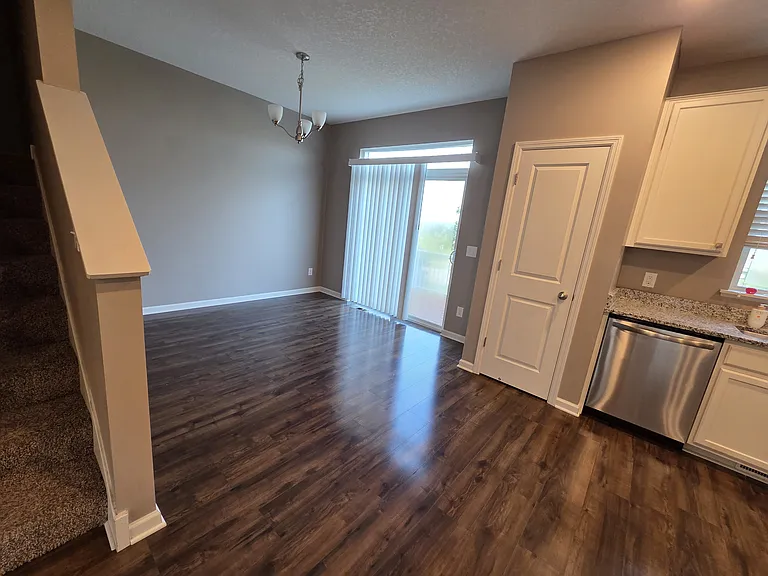 dinning table space