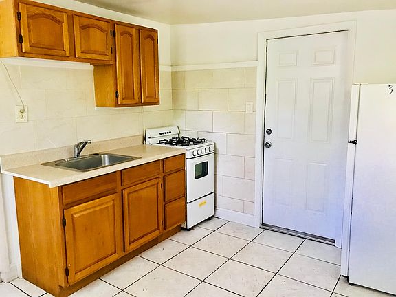 4th image of 101 NE 60th St #B