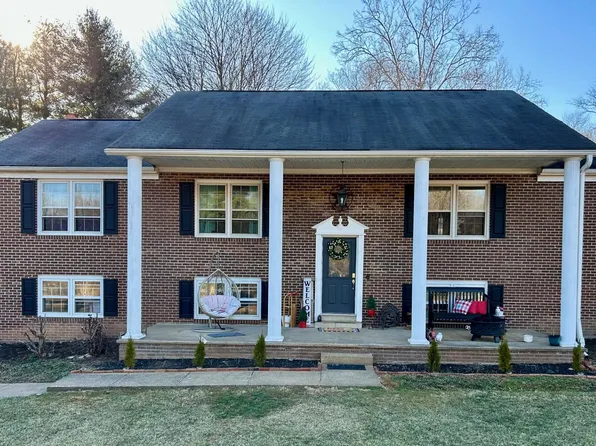 4260 Padgett Dr, Haymarket, VA 20169