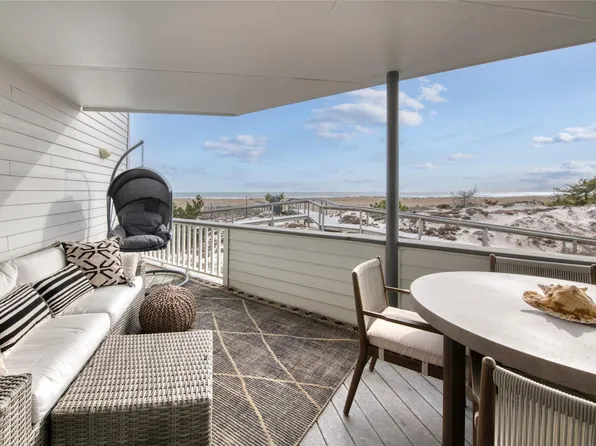 261 Dune Road #9E, Westhampton Beach, NY 11978
