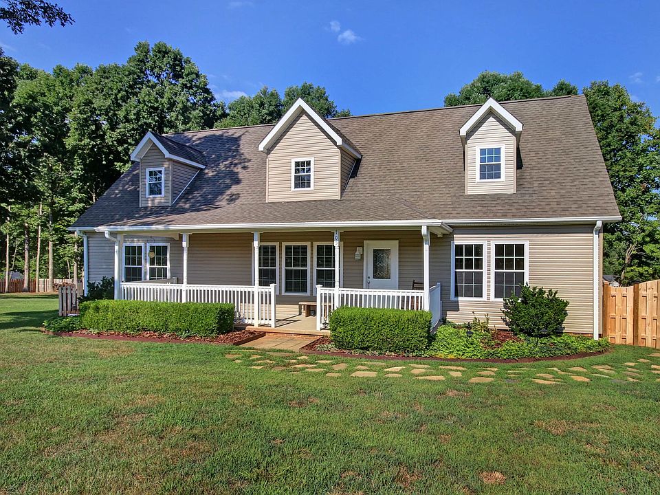 1st image of 105 Purple Finch Ln