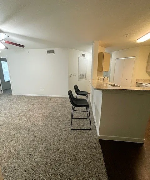 Kimberly Pointe Apartments — Photo 12