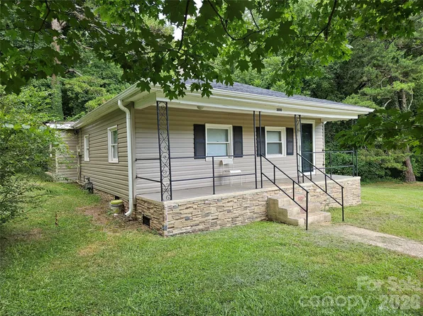 3010 Capitol Dr, Charlotte, NC 28208