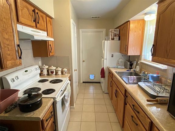 4th image of 12207 Squire Dr