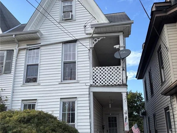 12 North St, Slatington, PA 18080