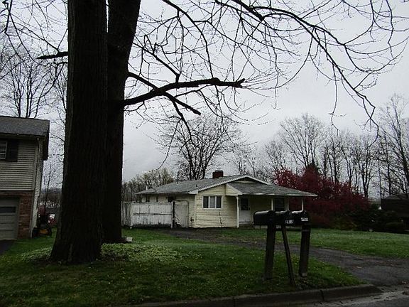 2nd image of 2457 Charleston Ave