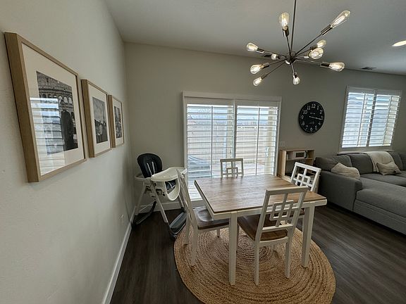 4th image of 327 E Seagull Ln