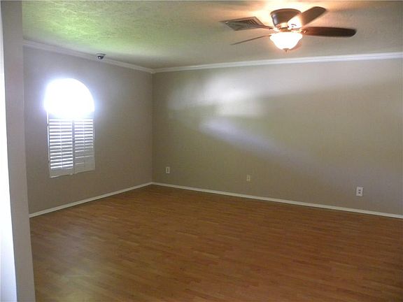 3rd image of 4633 Congressional Dr
