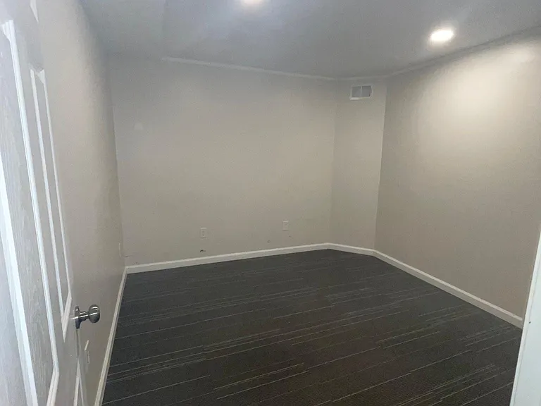 317 Soapstone Ln — Photo 13