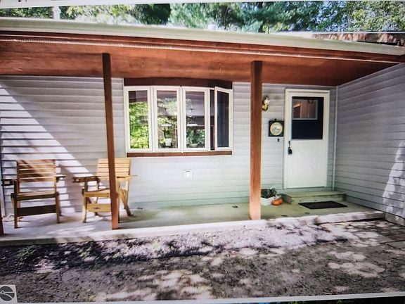 2nd image of 316 Christina Ln