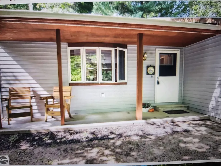316 Christina Ln — Photo 2