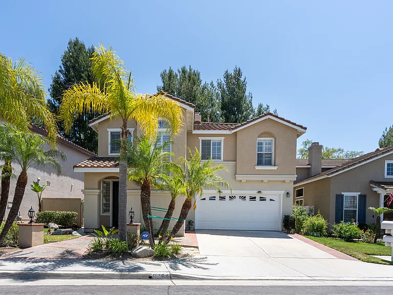 8704 E Wiley Way — Photo 1