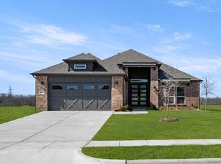 612 Ole Opry Dr, Burleson, TX 76028