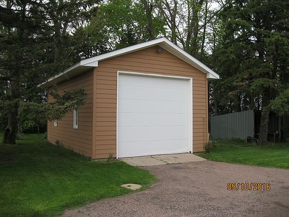 Garage 17Wx25Dx11H