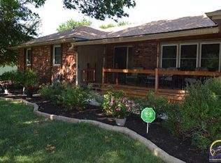 3812 SE 32nd St, Topeka, KS 66605