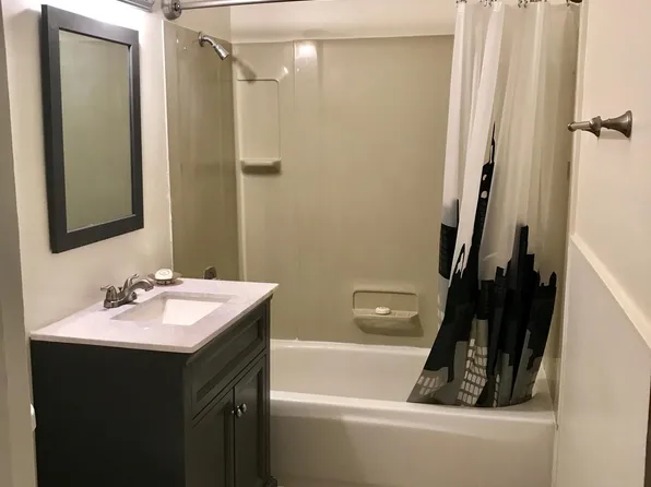 14038 SE 8th St, Bellevue, WA 98007