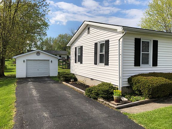 4th image of 50 Newstedt Ave