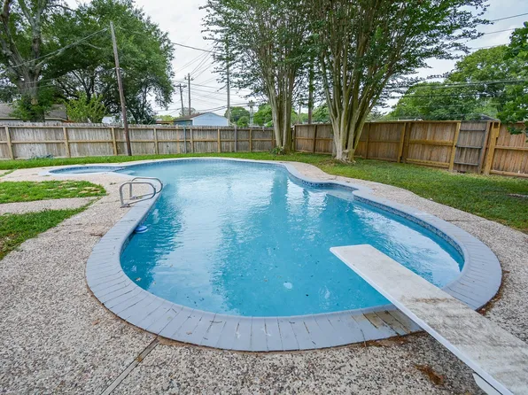 6042 Willowbend Blvd, Houston, TX 77096