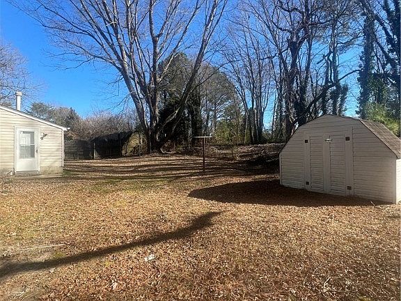 2nd image of 2704 Norfolk St