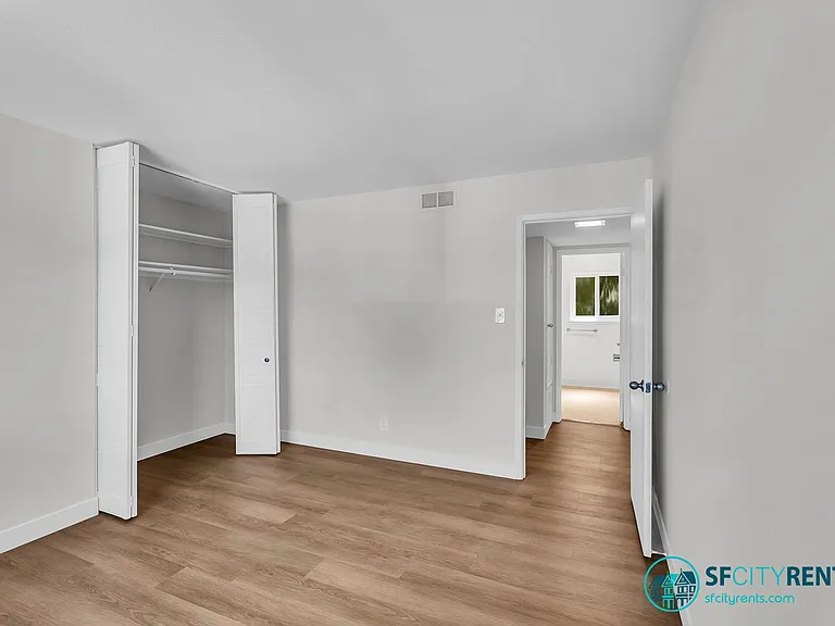 1540 Hudson St #302 — Photo 19