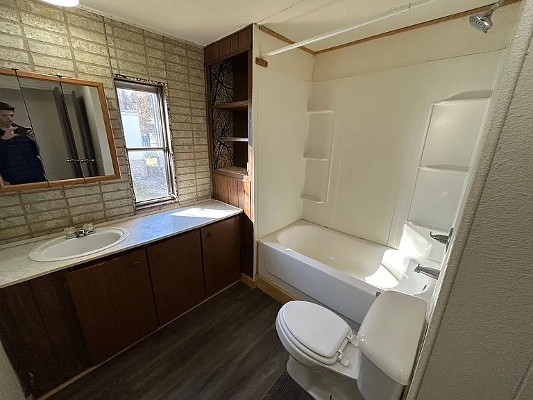 300 Linda Lee St — Photo 19