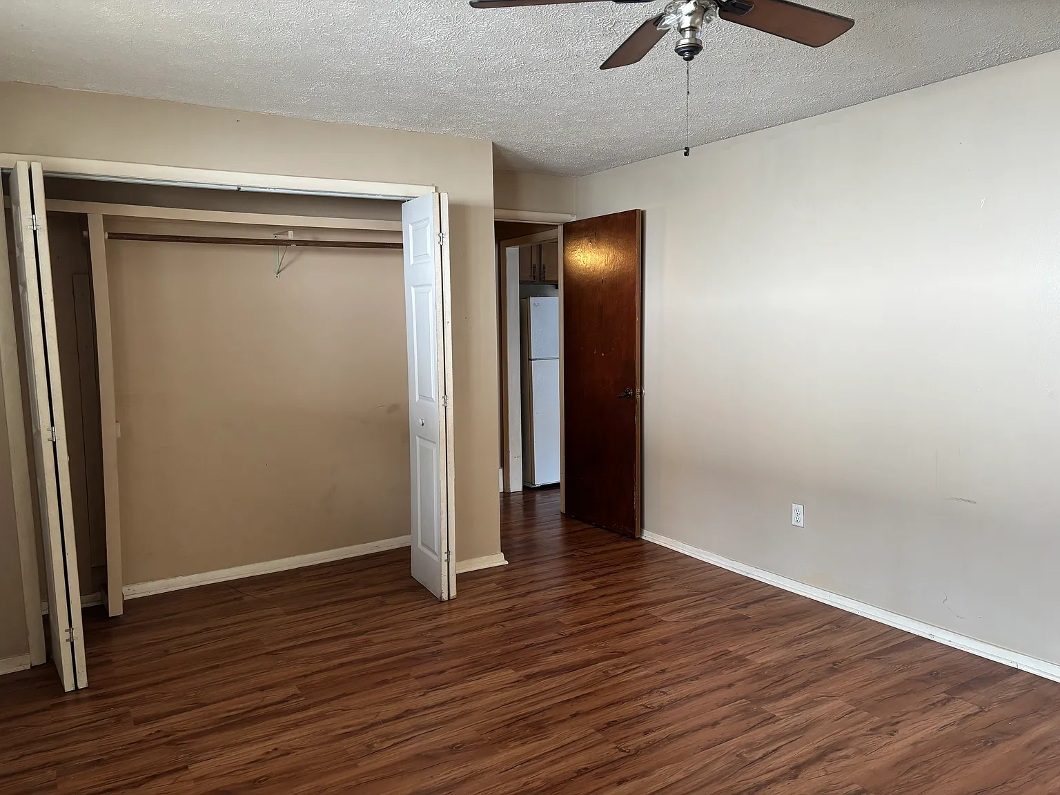 Hillside Apartments — Photo 4