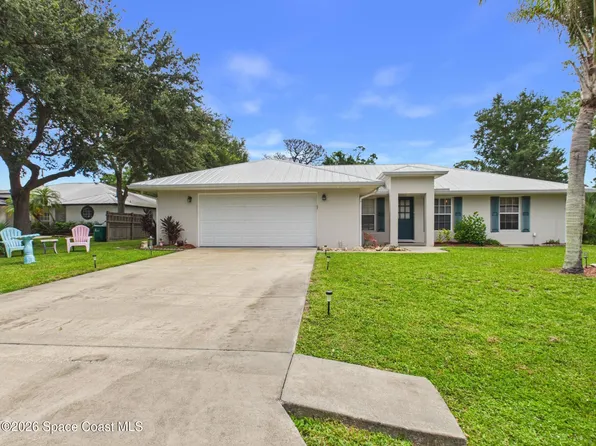 9545 Honeysuckle Dr, Micco, FL 32976