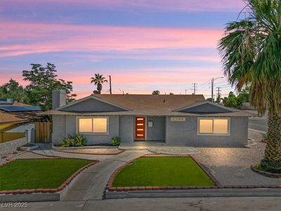 1700 E Oakey Blvd, Las Vegas, NV, 89104