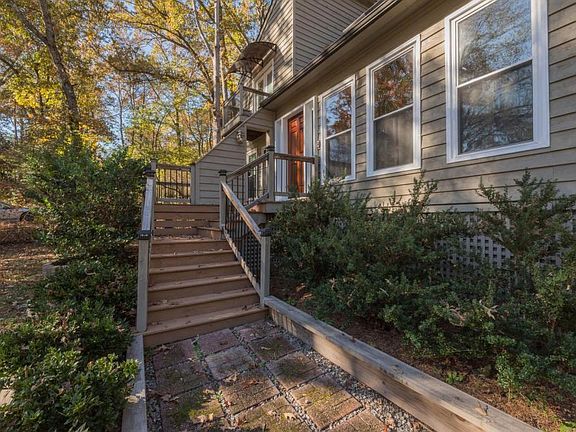 4th image of 800 Fahey Ct