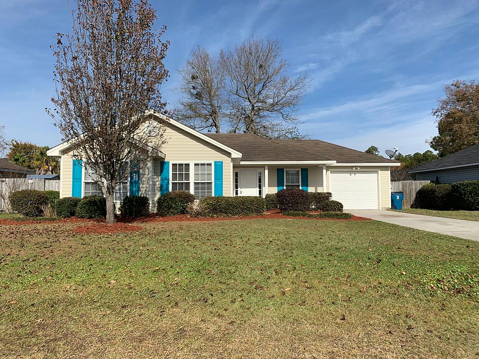 1st image of 212 Sandalwood Cir