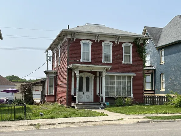 35 3rd St, Savanna, IL 61074