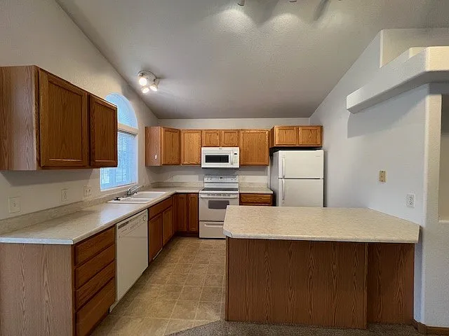 3438 Kyle St — Photo 10