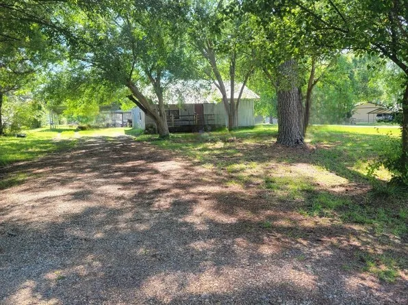 301 Cotton Ford Rd, Maud, TX 75567