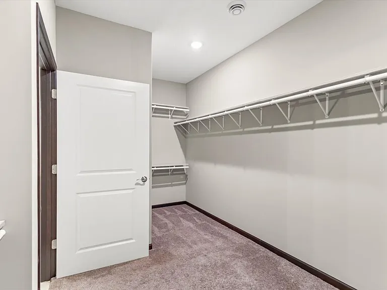 1017 109th Ct NE — Photo 17